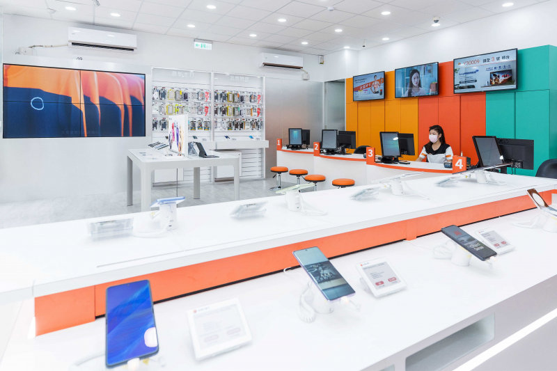 創(chuàng)利空間智慧零售軟硬整合方案，協(xié)助臺(tái)灣大哥大門(mén)市完成數(shù)位內(nèi)容行銷系統(tǒng)的佈建，打造全新世代的數(shù)位服務(wù)據(jù)點(diǎn)